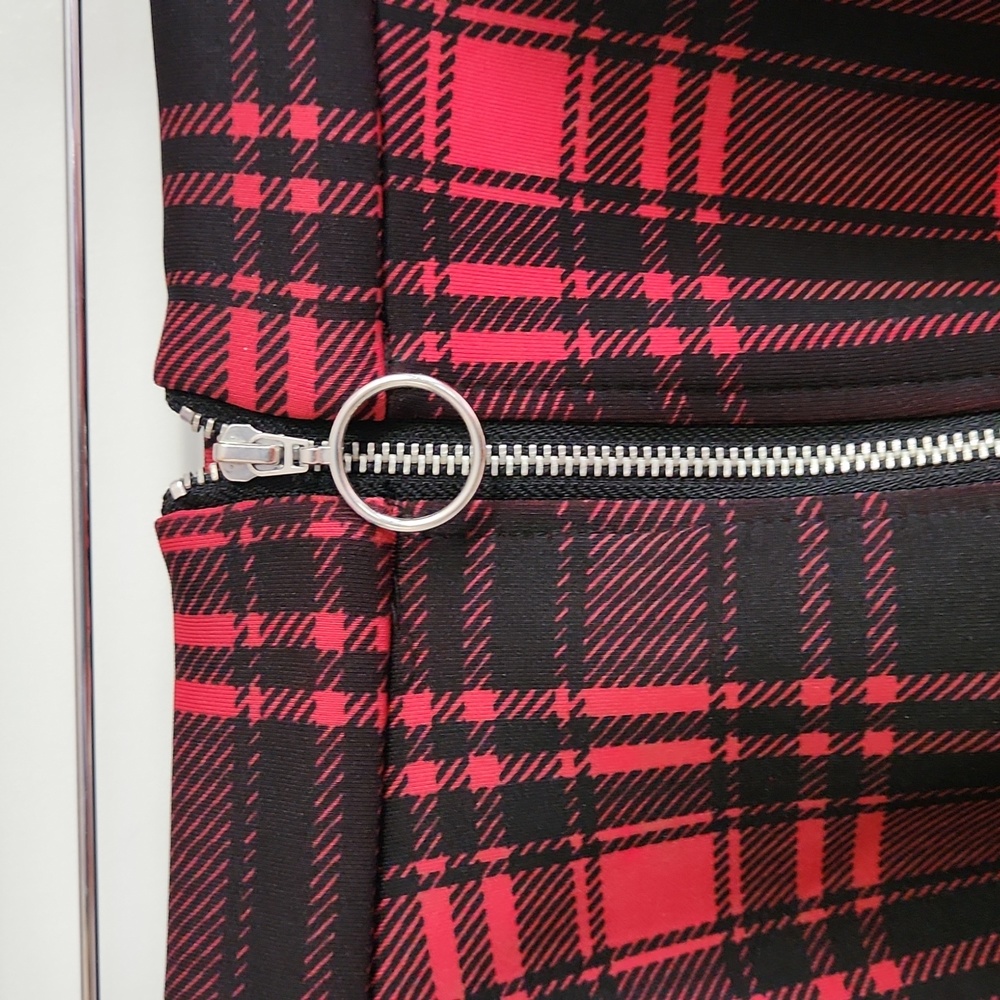 Hot Topic Red and Black Plaid Front Zip Skirt, Small - Picture 2 of 8